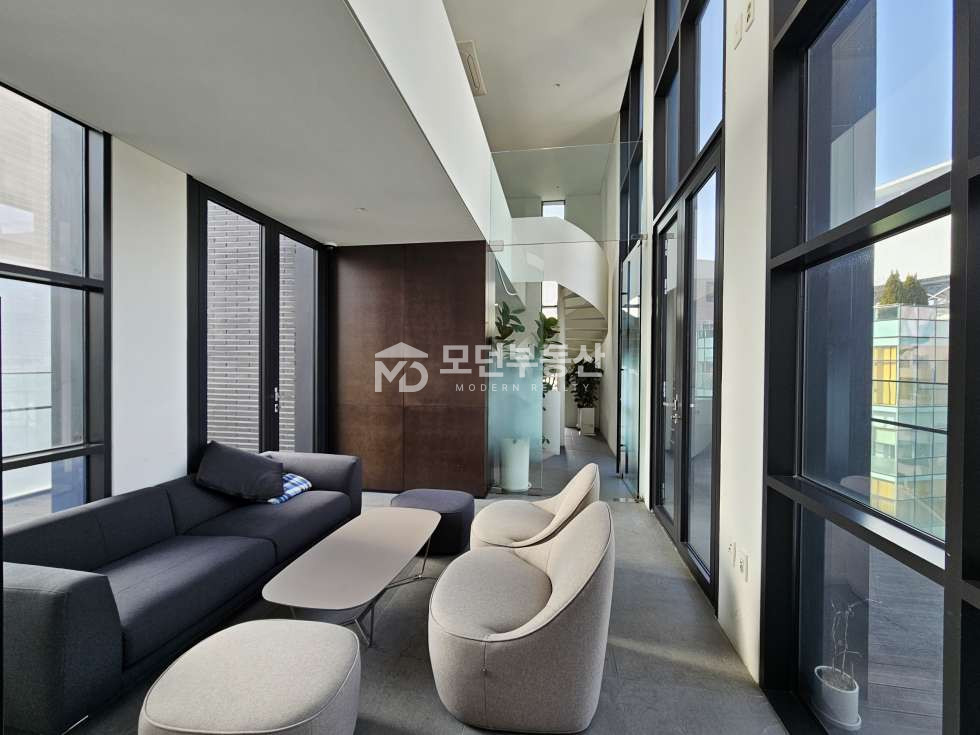서울 강남구 논현동 강남구청역 사무실 임대 ㅣ 40평대 복층 테라스 월세 매물번호 10462 사진 5