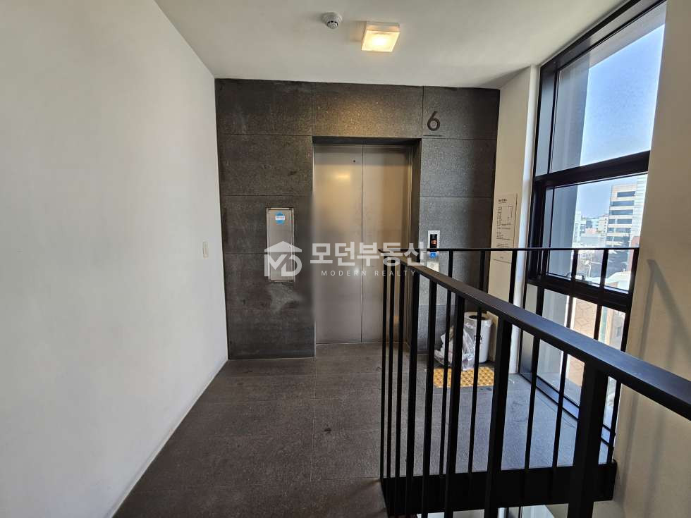 서울 강남구 논현동 강남구청역 사무실 임대 ㅣ 40평대 복층 테라스 월세 매물번호 10462 사진 14