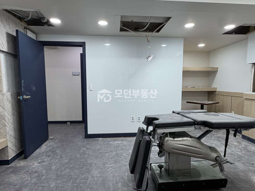 서울 강남구 신사동 2개동 신사역 1분 강남대로 노출좋은 귀한 의원자리 무권리 빠른 계약하실분 월세 매물번호 10511 사진 12