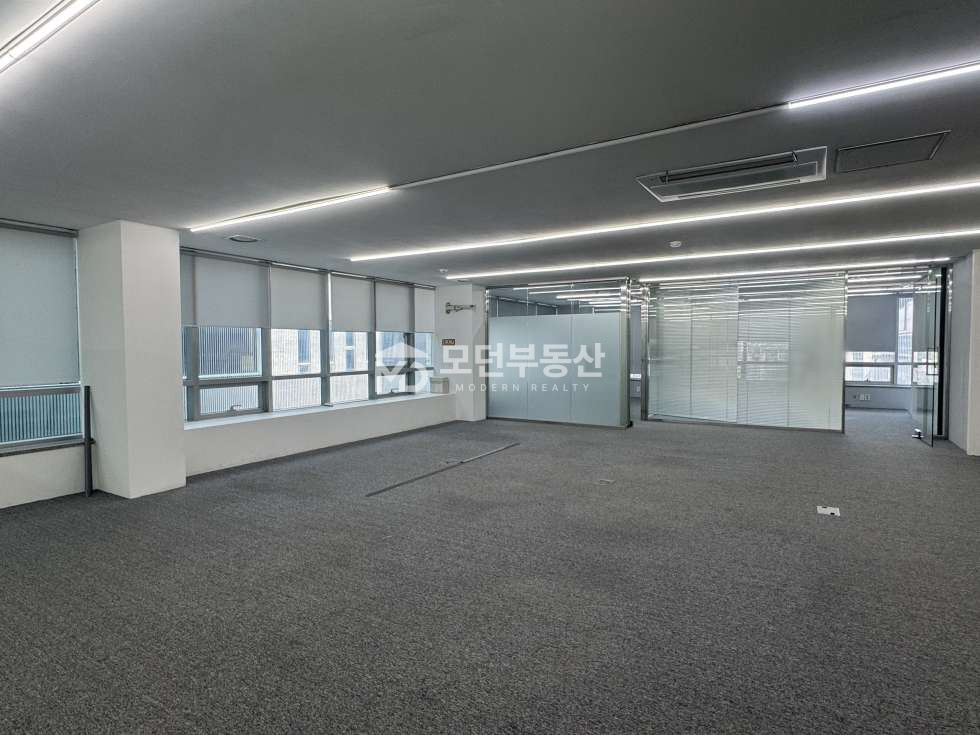 서울 강남구 대치동 선릉역 사무실 임대 ㅣ 50평대 화이트톤 인테리어 월세 매물번호 10544 사진 4