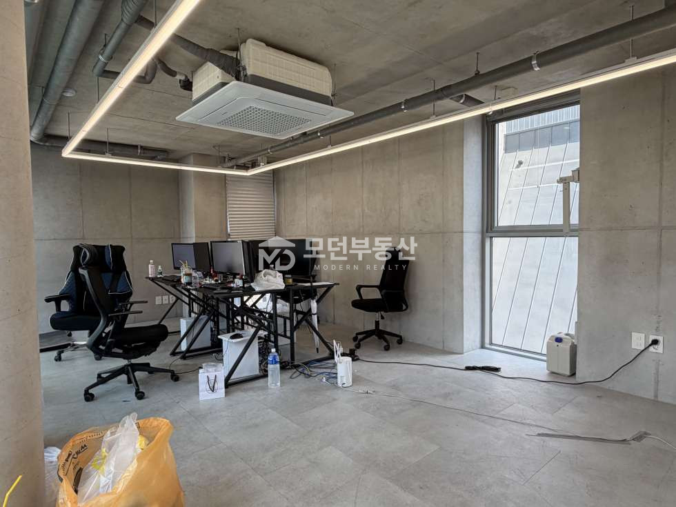 서울 강남구 삼성동 강남구청역 5분 신축 단독층 컨디션 좋은 깔끔한 무권리 상가 사무실 월세 매물번호 10557 사진 3
