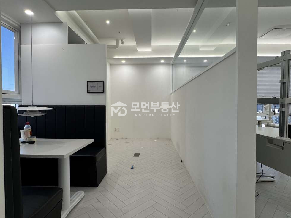 서울 강남구 논현동 논현동 사무실 임대 ㅣ 80평대 강남구청 역세권 월세 매물번호 10720 사진 11