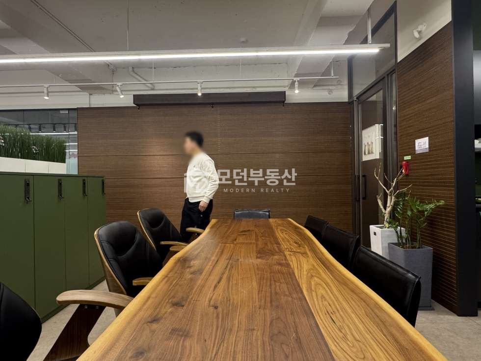 서울 강남구 신사동 압구정역 역세권 도산대로 층고 높은 인테리어 사무실 임대 월세 매물번호 10013 사진 4