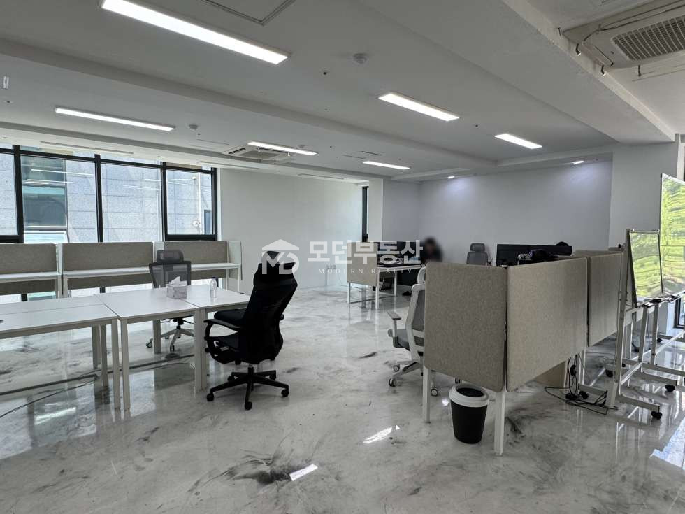 서울 강남구 역삼동 역삼역 역세권 30평대 화이트톤 인테리어 깔끔한 사무실 임대 월세 매물번호 10029 사진 6