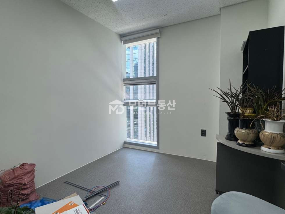 서울 강남구 대치동 강남 대치동 사무실 임대 ㅣ 삼성역 역세권 ㆍ 전용 50평대 ㆍ 인테리어 월세 매물번호 10045 사진 9
