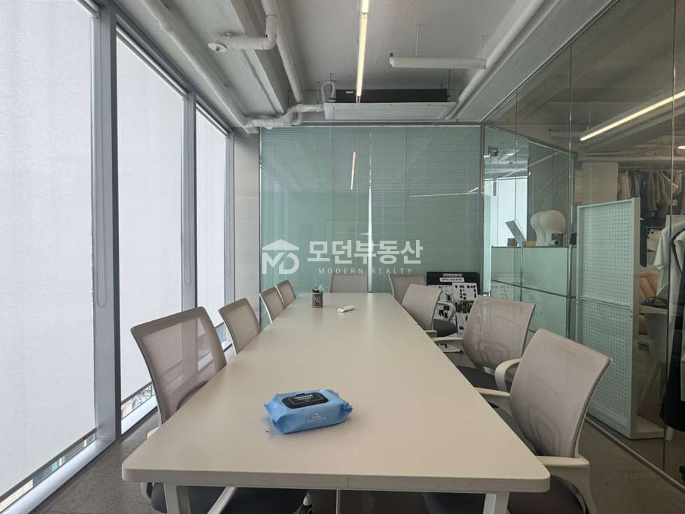서울 강남구 논현동 논현역 사무실 임대 ㅣ 전용 34평 화이트톤 인테리어 월세 매물번호 10065 사진 7
