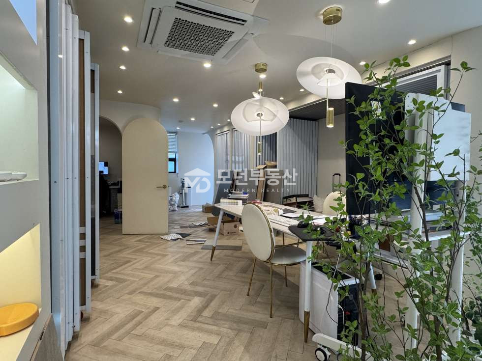서울 강남구 신사동 신사동 사무실 임대 ㅣ 39평 세련된 인테리어 월세 매물번호 10053 사진 2