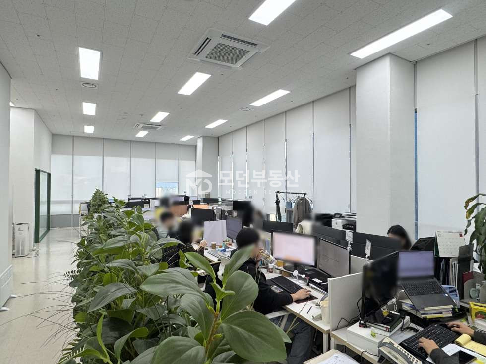 서울 강남구 역삼동 주건축물제1동 선릉역 7번 출구 사무실 임대 ㅣ 대로변 전용 40평대 인테리어 월세 매물번호 10088 사진 4