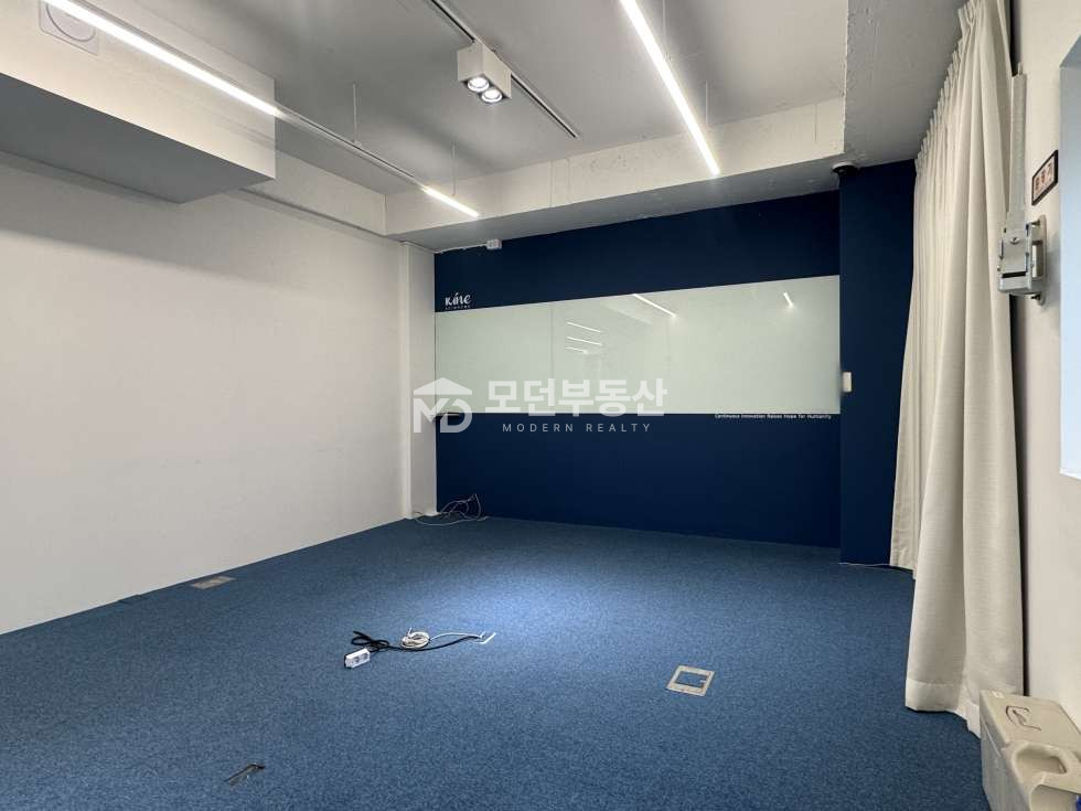 서울 강남구 역삼동 층고 높은 역삼동 사무실 임대 ㅣ 전용 70평대 화이트톤 인테리어 월세 매물번호 10087 사진 11