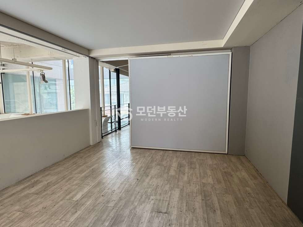 서울 강남구 역삼동 강남역 사무실 임대 ㅣ 채광 좋은 스튜디오 전용 50평대 월세 매물번호 10114 사진 7