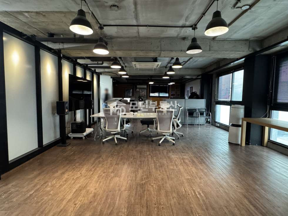 서울 강남구 논현동 강남구청역 사무실 임대 ㅣ 편리한 주차 전용 40평대 월세 매물번호 10131 사진 1