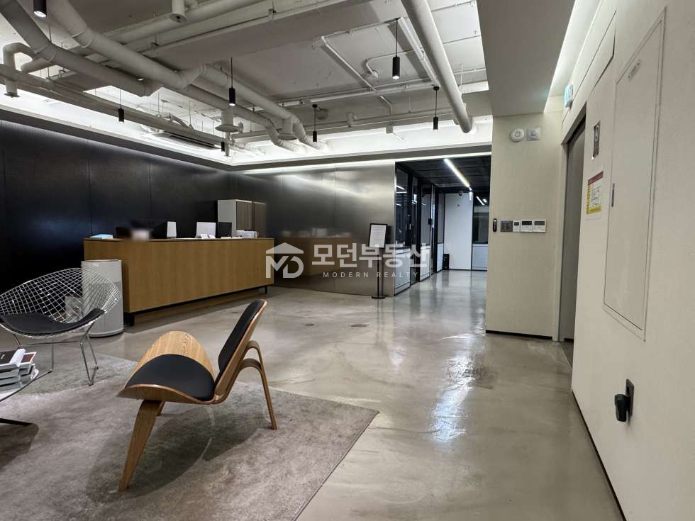 서울 강남구 신사동 신사동 사무실 임대 ㅣ 전용 80평대 가로수길 월세 매물번호 10135 사진 3