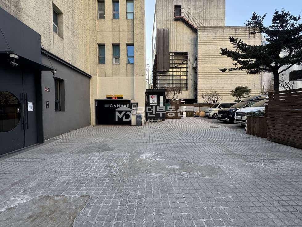 서울 강남구 신사동 신사동 사무실 임대 ㅣ 전용 80평대 가로수길 월세 매물번호 10135 사진 13