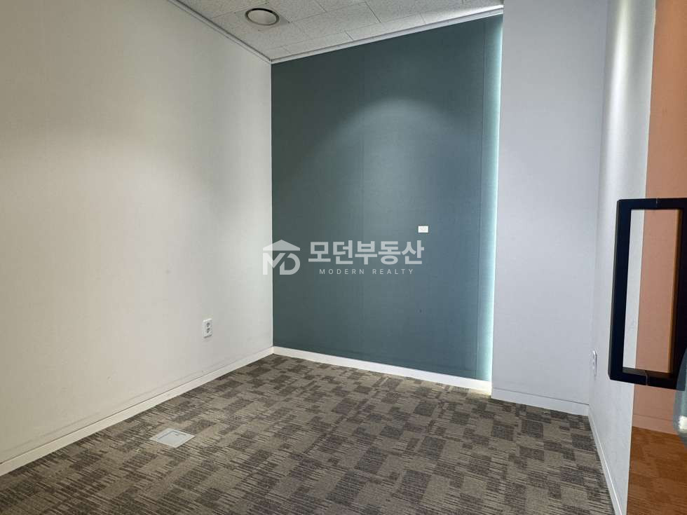 서울 강남구 논현동 언주역 사무실 임대 ㅣ 60평대 봉은사로 대로변 월세 매물번호 10182 사진 9