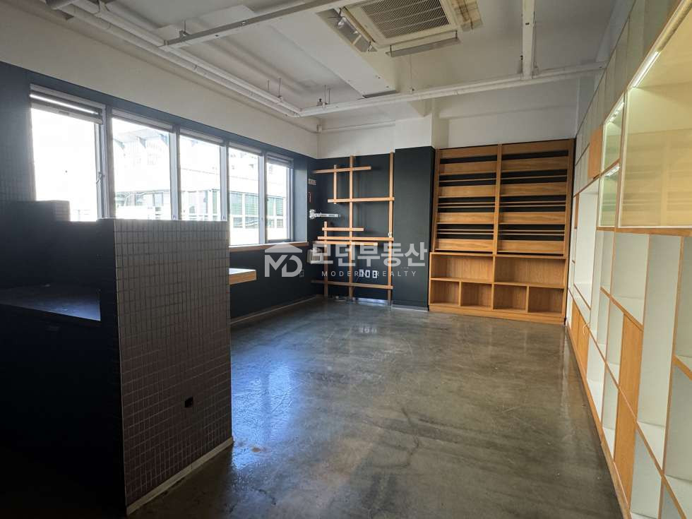 서울 강남구 논현동 신사역 사무실 임대 ㅣ 70평대 세련된 인테리어 월세 매물번호 10219 사진 5