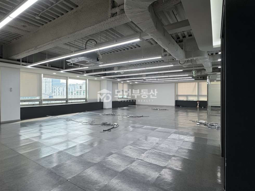 서울 강남구 삼성동 삼성중앙역 사무실 임대 ㅣ 80평대 인테리어 높은 층고 월세 매물번호 10245 사진 4