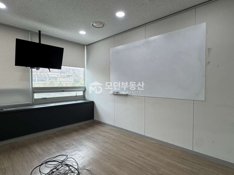서울 강남구 삼성동 삼성중앙역 사무실 임대 ㅣ 80평대 인테리어 높은 층고 월세 매물번호 10245 사진 7