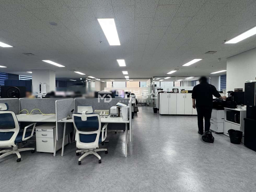 서울 강남구 논현동 을지병원사거리 사무실 임대 ㅣ 80평대 인테리어 구산빌딩 월세 매물번호 10249 사진 2