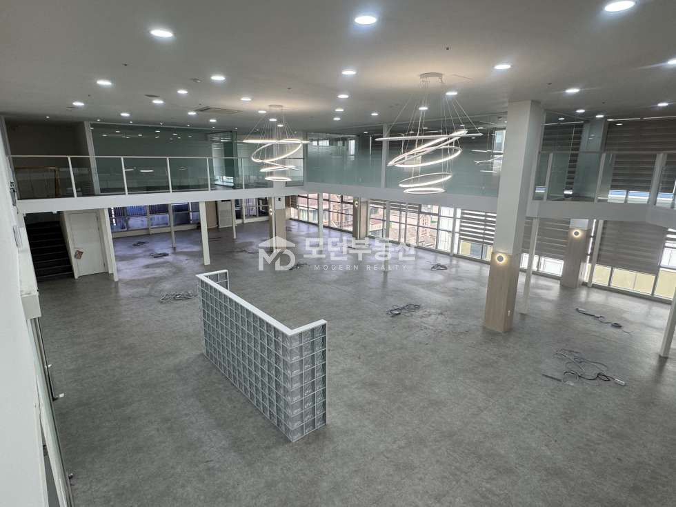 서울 강남구 논현동 강남구청역 사무실 임대 ㅣ 100평대 복층 인테리어 월세 매물번호 10280 사진 4