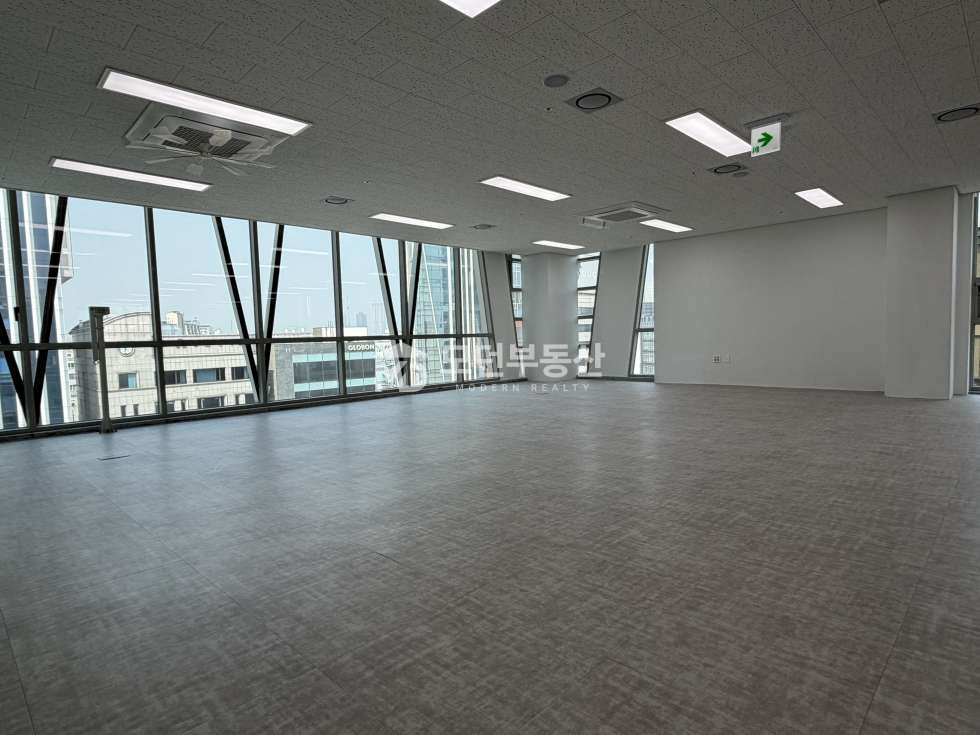 서울 강남구 논현동 도산대로 대로변 연층 사용 병의원 무권리 상가 임대 월세 매물번호 10304 사진 2