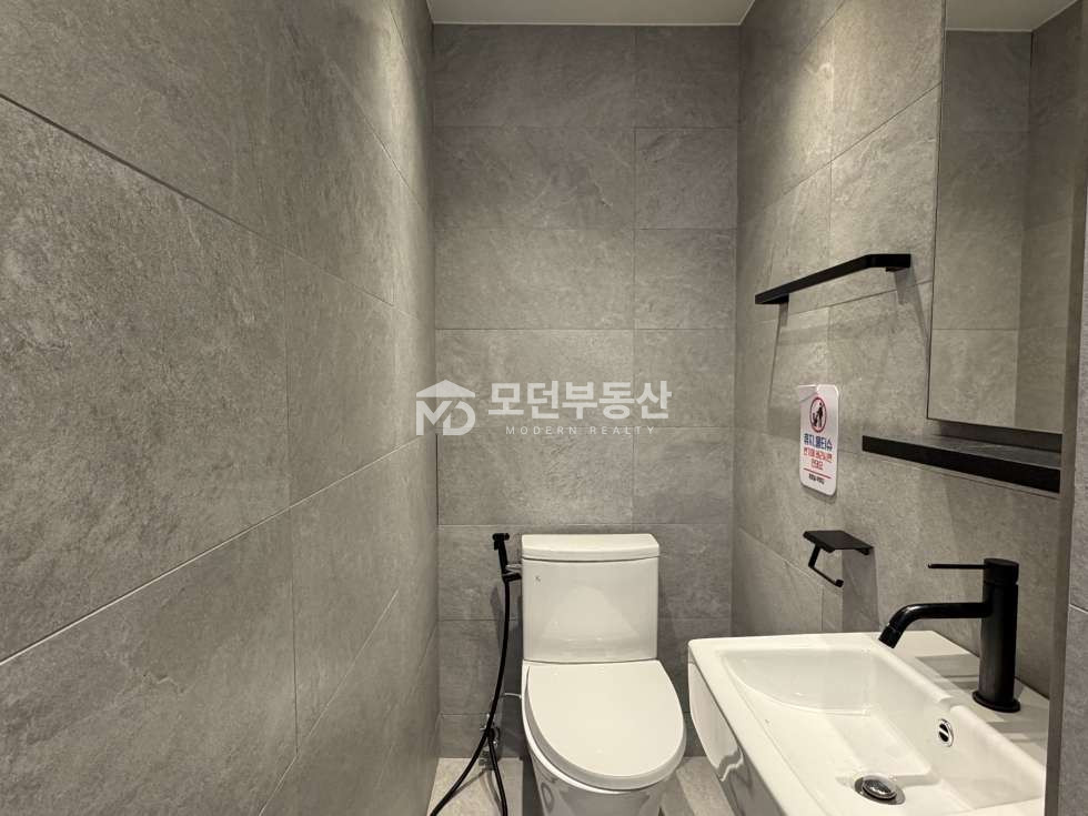 서울 강남구 논현동 강남구청역 3분 인테리어 무상승계 건물 내외관 A급 사무실 월세 매물번호 10311 사진 10