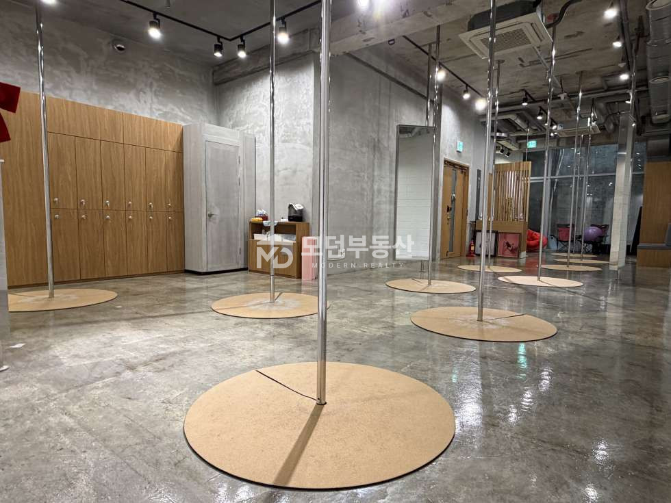 서울 강남구 논현동 강남구청역 역세권 층고 4M 전층 사용 무권리 피트니스 추천 상가 월세 매물번호 10312 사진 3