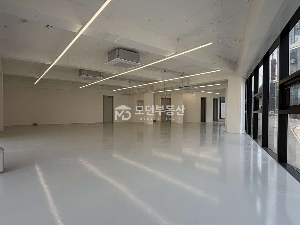 서울 강남구 논현동 강남구청역 4분 세련된 건물 인테리어 완비 올리모델링 첫입주 사무실 월세 매물번호 10310 사진 3
