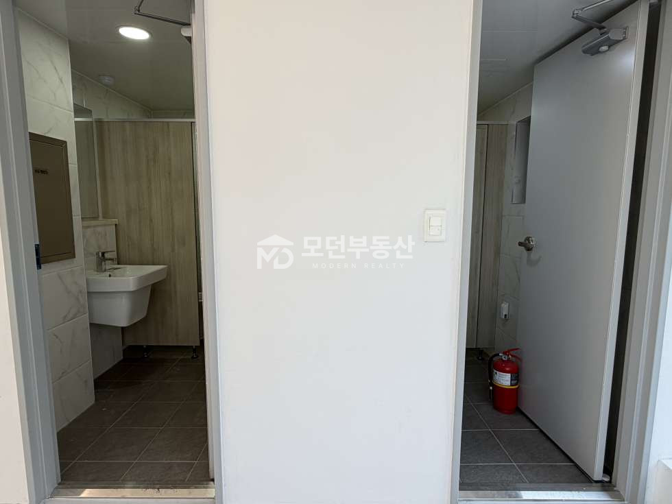서울 강남구 논현동 강남구청역 4분 세련된 건물 인테리어 완비 올리모델링 첫입주 사무실 월세 매물번호 10310 사진 7