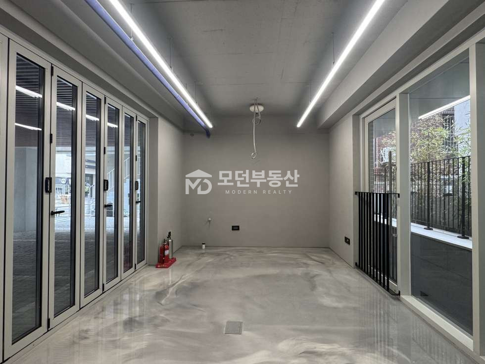 서울 강남구 신사동 주건축물제1동 압구정역 사옥 임대 ㅣ 100평대 가로수길 통임대 월세 매물번호 10334 사진 17