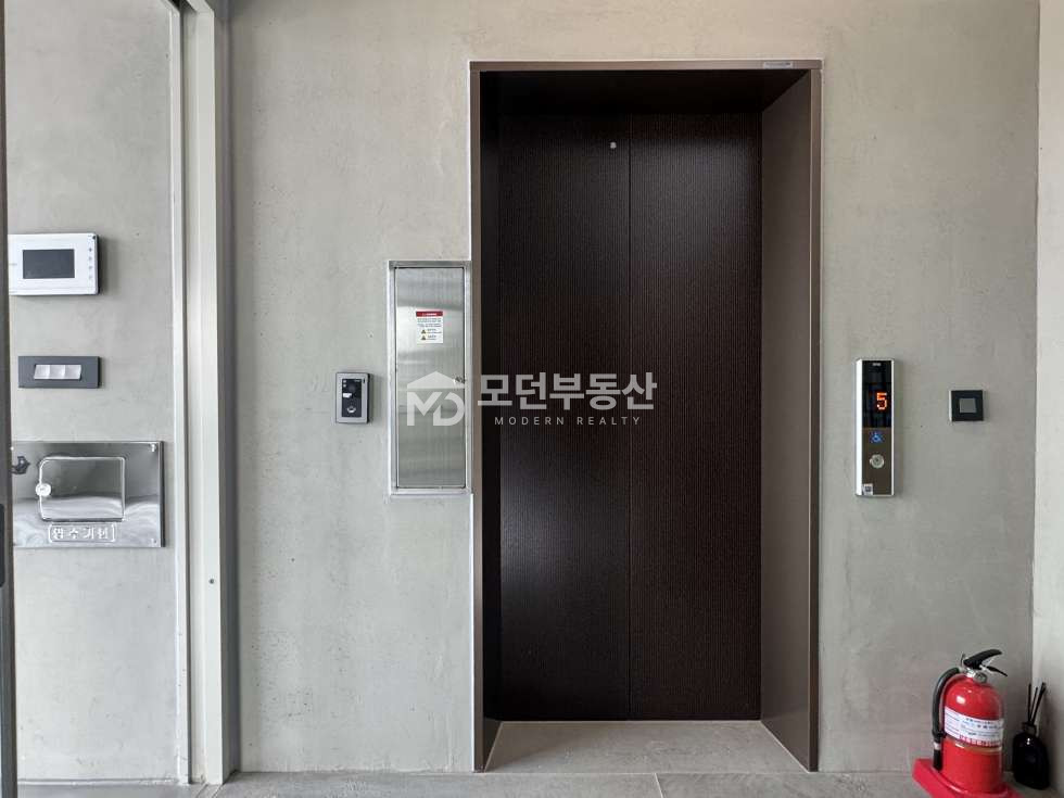 서울 강남구 신사동 주건축물제1동 압구정역 사옥 임대 ㅣ 100평대 가로수길 통임대 월세 매물번호 10334 사진 22