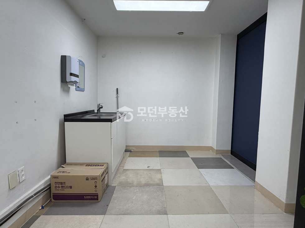 서울 강남구 논현동 학동역 초 역세권 단독층사용 깔끔한 인테리어 완비 네일샵 추천 무권리 상가 월세 매물번호 10335 사진 6