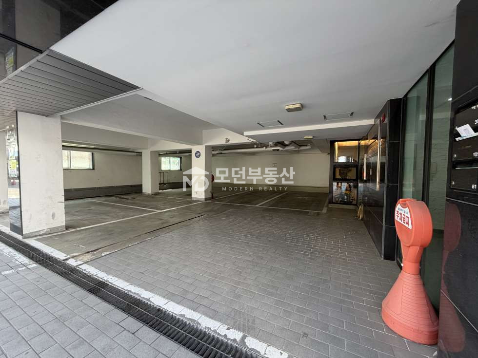 서울 강남구 논현동 강남구청역 3분 테라스 보유 깔끔한 건물 내외부 인테리어 완비 사무실 월세 매물번호 10366 사진 8