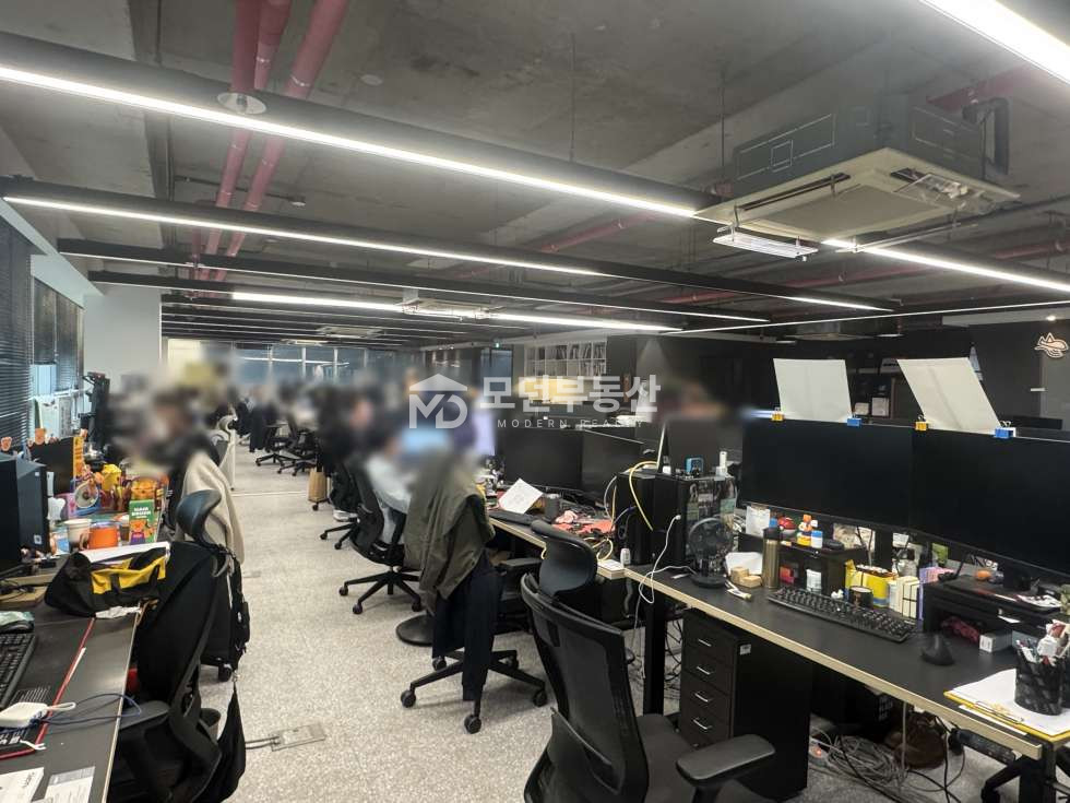 서울 강남구 역삼동 역삼역 사무실 임대 ㅣ 100평대 인테리어 무상승계 월세 매물번호 10422 사진 2
