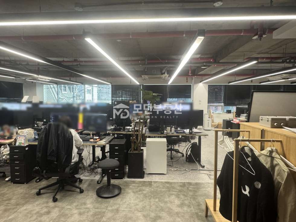 서울 강남구 역삼동 역삼역 사무실 임대 ㅣ 100평대 인테리어 무상승계 월세 매물번호 10422 사진 3